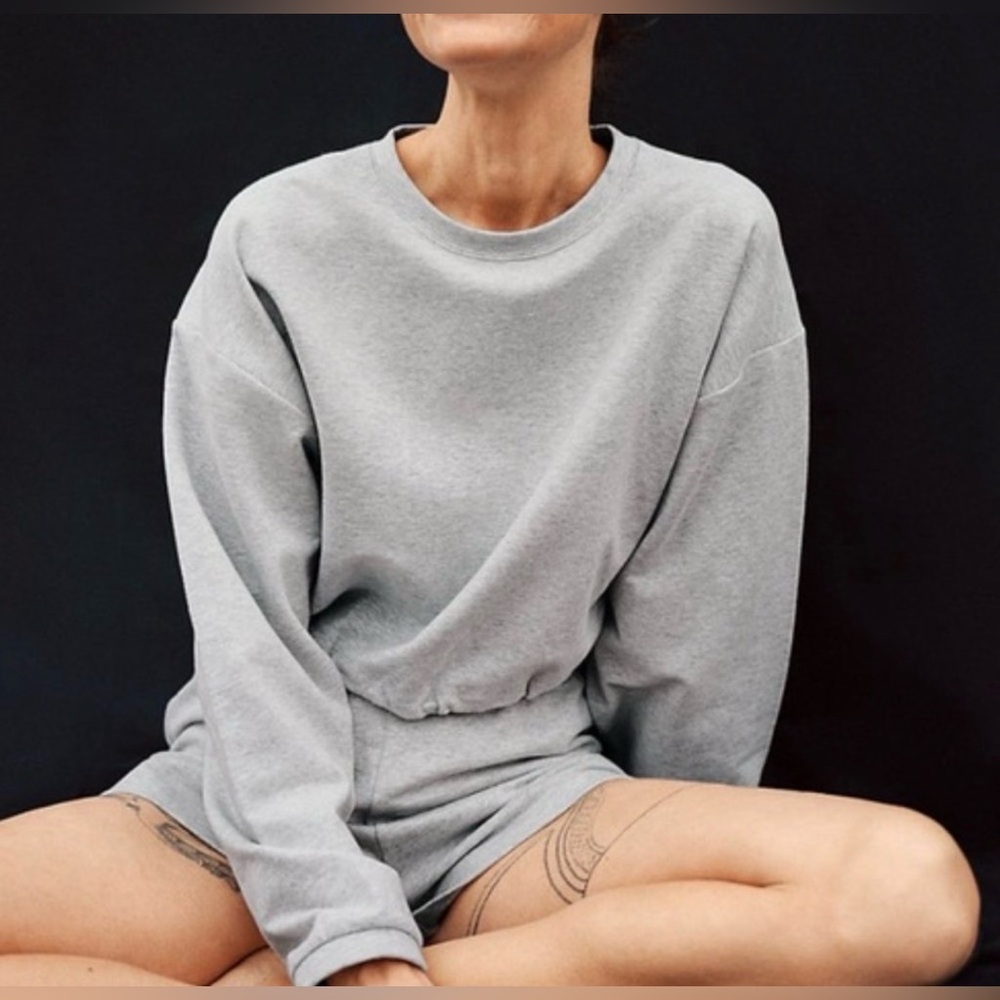 The Group BABATON Region Crop Sweatshirt 
Size Small